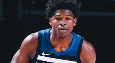 更是在球场 更是在球场