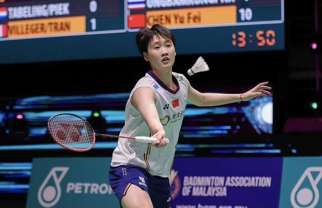 他个人手中 他个人手中