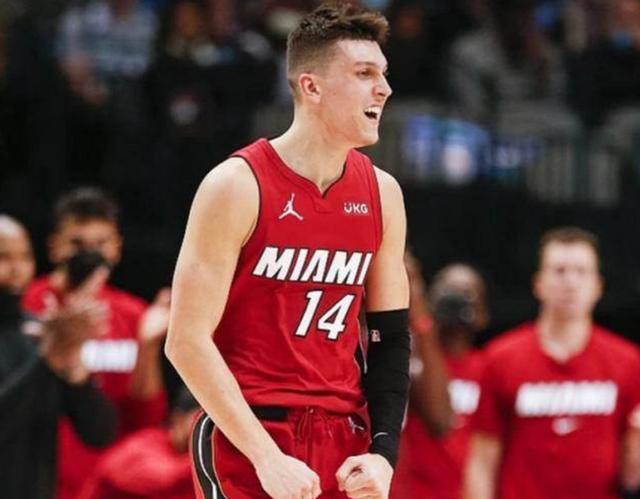 在直播中直 在直播中直